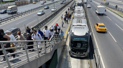 İstanbullular Dikkat: Metrobüs Yarın Köprü Değiştiriyor! 6 İstasyon Tamamen Kapatıldı