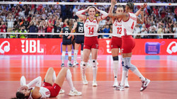 Türk Kadınları Avrupa'da Tarih Yazdı! Filenin Sultanları ve Kulüp Takımları Zirveye Oturdu