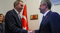 YENİ Parti Genel Başkanı Özel'den Bakırhan ve Hatimoğulları'na Tebrik Telefonu