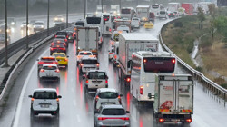 İstanbul'da Kabus Sabahı: Yağmur Trafiği Vurdu, Köprü ve Otoyollar Kilitlendi