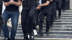 İzmir’de Galericilik Perdesiyle Tefecilik: 7 Kişi Tutuklandı