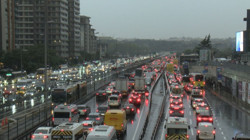 İstanbul'da Trafik Durma Noktasında! Olumsuz Hava Kenti Esir Aldı