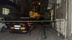 Zeytinburnu'nda Hareketli Anlar! İhbara Giden Polis Ekiplerine Ateş Açıldı, Şüpheli Bacağından Vurularak Yakalandı