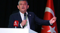 Özgür Özel’den Manisa’da Dikkat Çeken Mesaj: 'YENİ Parti Karanlığa İnat Yakılmış Bir Mum'