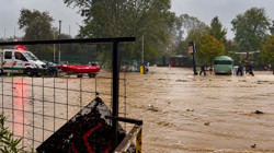 İstanbul İçin Kritik Saatler: Meteoroloji Gece Yarısını İşaret Ederek 'Çok Kuvvetli' Diyerek Uyardı