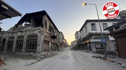 Enkazın altından çıkan umut: Antakya’da dayanışmanın adı: "Nehna"