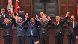 10 Belediye Başkanı AKP'ye Katıldı