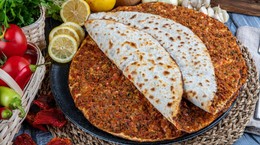 Bodrum’da Lahmacun Fiyatı Yine Cep Yaktı! ‘İçine Altın mı Koyuyorlar?’