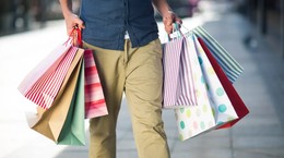 Alışveriş Yaparken Gözü Dönen Erkekler İşte Bu Burçlardan Çıkıyor