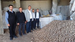 'Vatandaş 40 Liraya Alıyor, Üretici 1 Liraya Satamıyor'