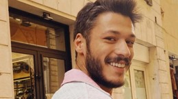 Kubilay Aka Saçlarını Pembeye Boyattı: Sevgilisi Hafsanur Sancaktutan’dan Yorum Gecikmedi