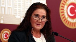 Sabahat Akkiraz da O Tartışmaya Katıldı! 'İsteyen İstediğini Giyer'