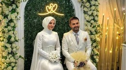 Kadir Ezildi ile Gamze Türkmen'in Düğün Davetiyesi Ortaya Çıktı! Sosyal Medya Damadın Yazdığı Bu Şiiri Konuşuyor