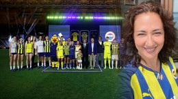 Meltem Cumbul'un Giydiği Kıyafet Fenerbahçe Taraftarlarını İkiye Böldü: Kimi Destekledi, Kimi Tepki Gösterdi