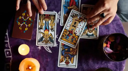Tarot Falı Baktırırken Cinsel Saldırı... Kadınları Dua Ederken Bayıltmış!