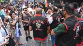 İzmir'de Onur Yürüyüşü'ne müdahale