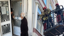 87 Yaşındaki Zekiye Teyze, 91 Yaşındaki Eşine Kapıyı Açmadı: Ekipler Harekete Geçti