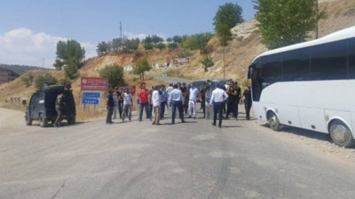 Vali engelledi: HDP'liler oturma eyleminde