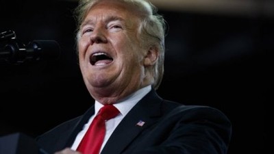 Trump'tan porno yıldızına: At suratlı