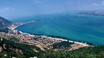 Plajın ortasına otel inşaatı!