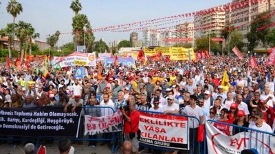 Adana'da 1 Mayıs kutlamalarında renkli görüntüler