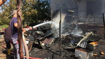 Salça ateşi 4 katlı binayı yaktı