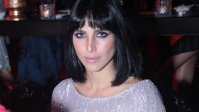 Hülya Avşar’ın kızı Zehra Çilingiroğlu son stiliyle garsona benzetildi