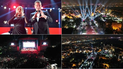 Sultanahmet Meydanı'nda 29 Ekim Cumhuriyet Bayramı kutlamasından kareler