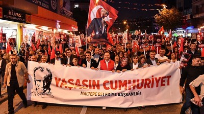 Maltepe'de coşkulu 29 Ekim Cumhuriyet Bayramı yürüyüşü
