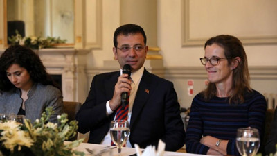 İmamoğlu, 10 ülkenin ticaret odası başkanlarıyla bir araya geldi