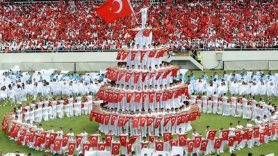 Sevindiren haber: 19 Mayıs törenleri, eskisi gibi stadyumlarda!