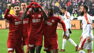 Demir Grup Sivasspor - Göztepe maçından kareler
