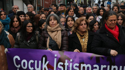 Kadınlar ‘Çocuk istismarına af’a karşı sokağa çıktı