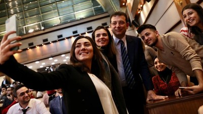 Ekrem İmamoğlu İBB'de işe alınan 293 personelle buluştu