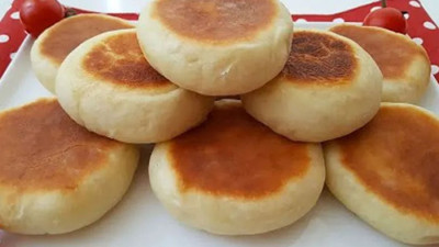 Salgında kendi ekmeğini yapanlara lezzetli bir seçenek! Küçük bazlama nasıl yapılır?