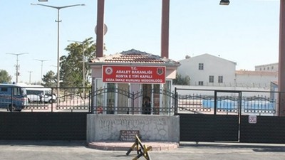 Konya'daki cezaevinde koronavirüs testi pozitif çıkan 55 kişi hastaneye sevk edildi