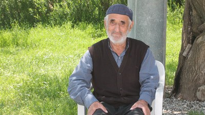 Babası askere gitmemesi için kayıtlara 'ölü' olarak geçirdi! Yaşadığı ispat etmek istiyor