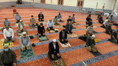 Almanya'dan bayram namazı kararı