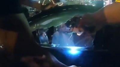 ABD'de porotestocu 2 öğrenciye elektroşok veren polisler açığa alındı