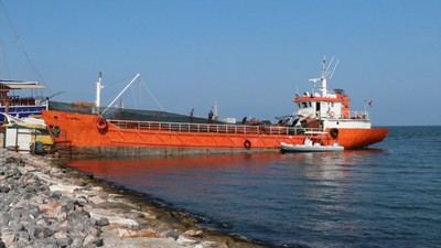 İzmir'de bir gemide 276 sığınmacı yakalandı