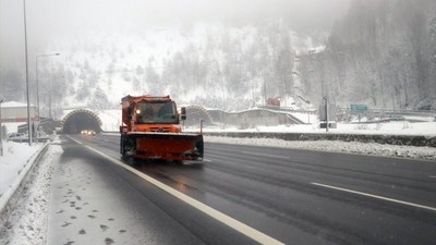 Bolu Dağı'nda kar yağışı