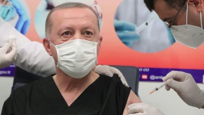 Erdoğan'ın '3 doz aşı oldum' sözlerinin ardından Prof. Dr. Mehmet Ceyhan'dan açıklama