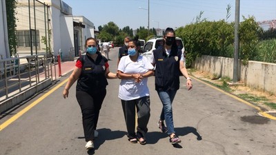 Adana'da Türk bayrağını çöpe atan kişi tutuklandı