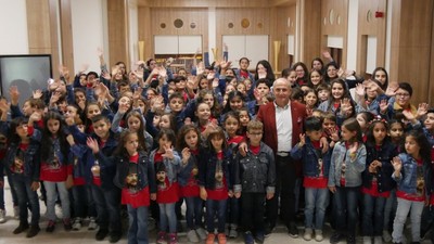 Başkan Akgün: 'Çağdaş bir geleceğe açılan kapının anahtarı eğitimdir'