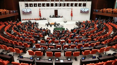 Muhalefetin Kızılay ve deprem önergelerine ret