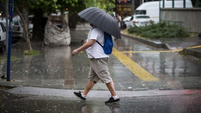 Meteoroloji 20 ili tek tek uyardı: Şemsiyeleri hazırlayın, gök gürültülü sağanak geliyor!