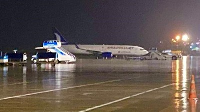 Rize uçağında gece yarısı korku dolu anlar: Acil iniş yaptı