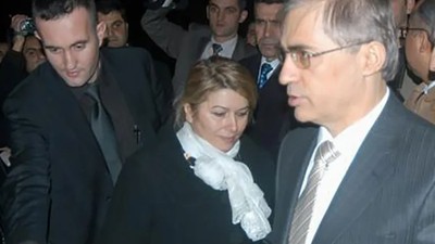 Eski vali hakkında yakalama kararı