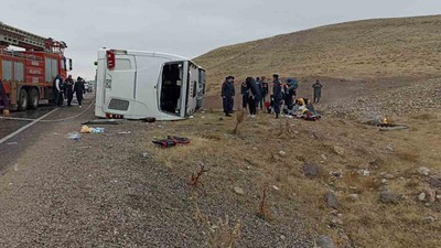 Sivas’ta yolcu otobüsü devrildi: 7 ölü, 40 yaralı