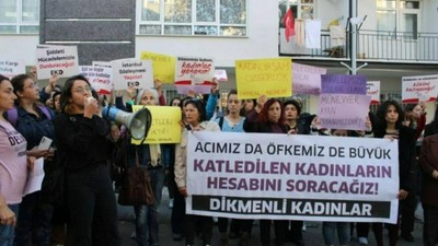 Kadınlar, Münevver Ayan cinayetine karşı sokağa çıktı: 'Fail AKP iktidarının ta kendisi'